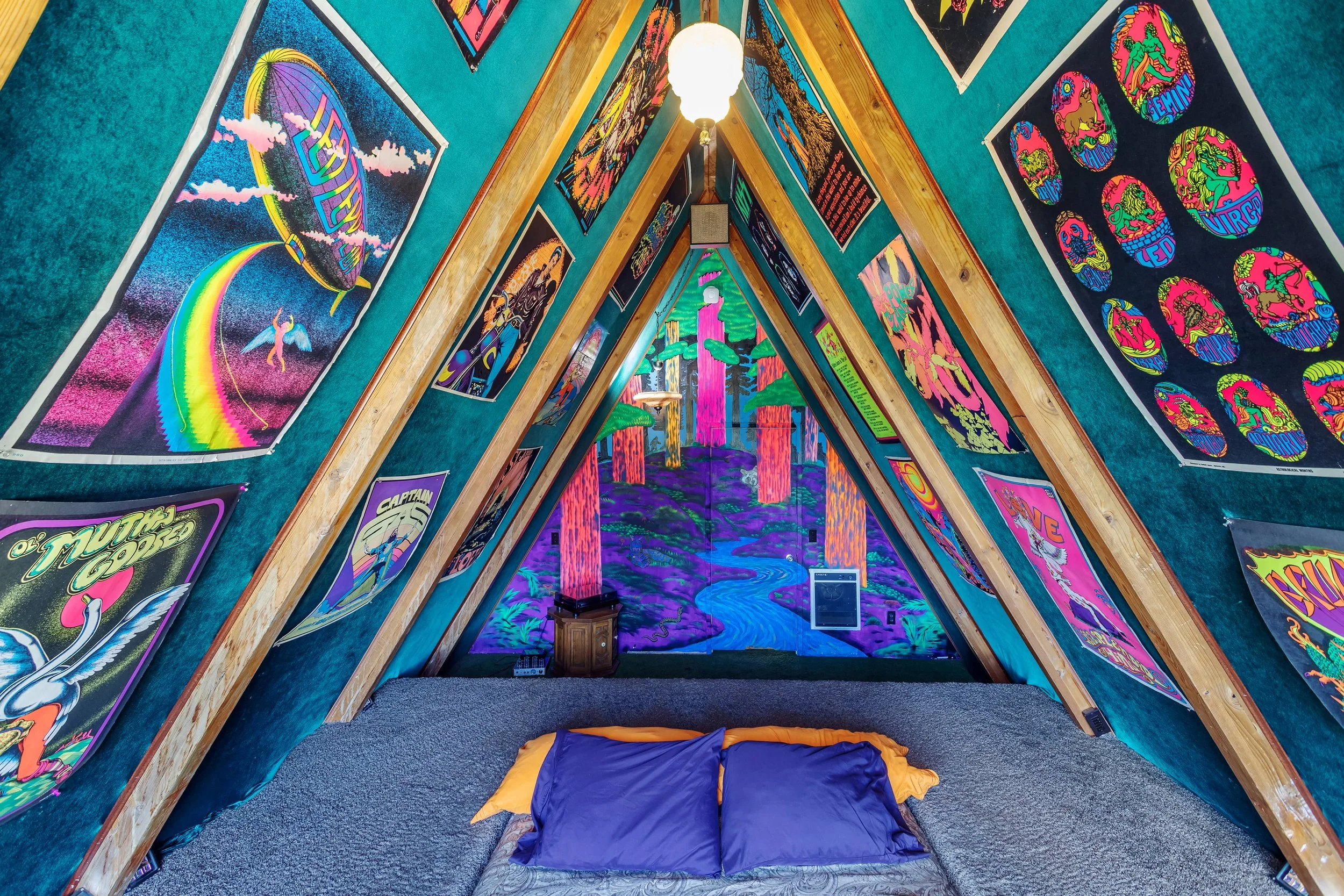 Book the 420 Room — Hicksville Pines